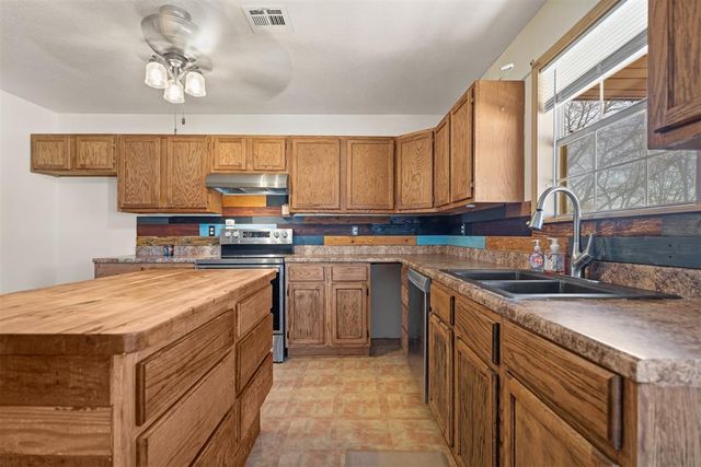 1820 W 14th Street, Sulphur, OK 73086