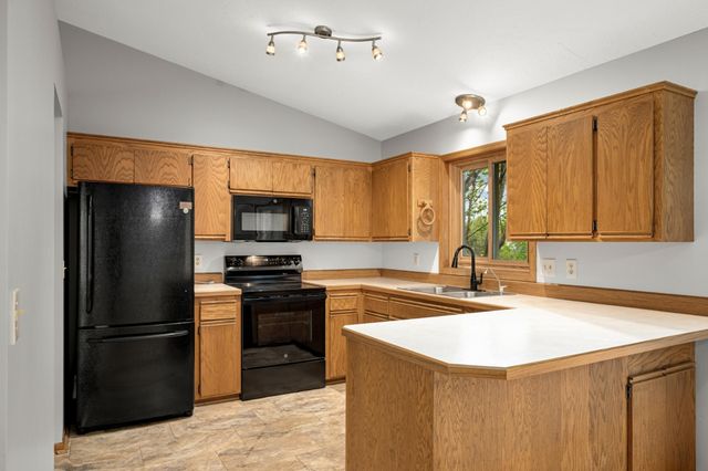 16690 Willow Lane SW, Prior Lake, MN 55372