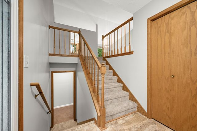 16690 Willow Lane SW, Prior Lake, MN 55372