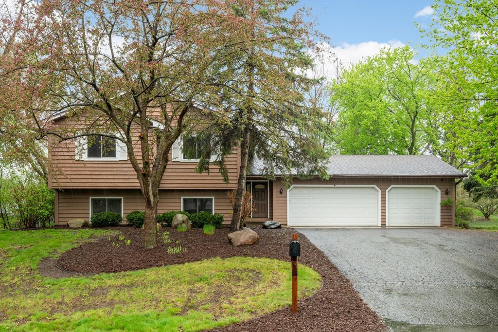 16690 Willow Lane SW, Prior Lake, MN 55372