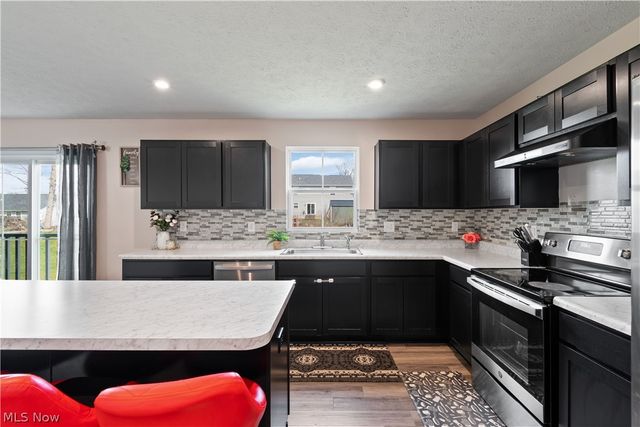 3264 Sunny Brook Drive, Akron, OH 44312