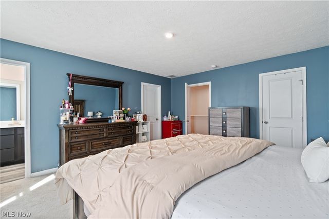 3264 Sunny Brook Drive, Akron, OH 44312