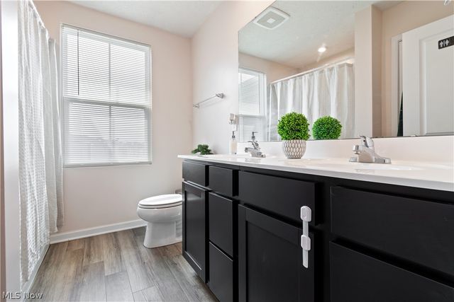 3264 Sunny Brook Drive, Akron, OH 44312