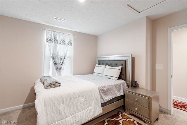 3264 Sunny Brook Drive, Akron, OH 44312