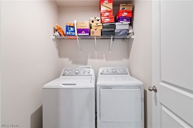 3264 Sunny Brook Drive, Akron, OH 44312