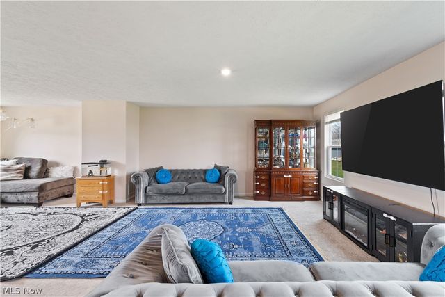 3264 Sunny Brook Drive, Akron, OH 44312