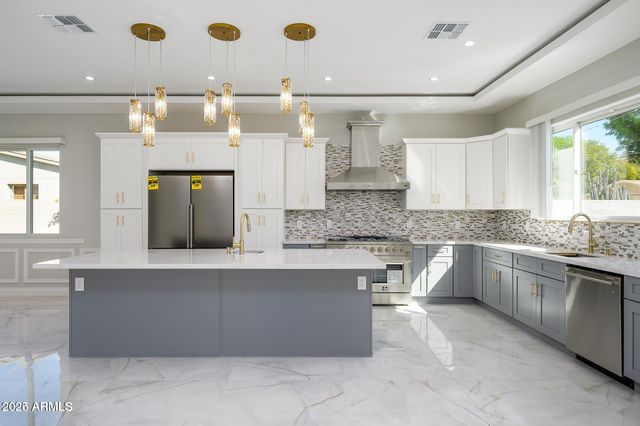 6729 N 13TH Street, Phoenix, AZ 85014