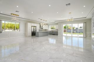 6729 N 13TH Street, Phoenix, AZ 85014