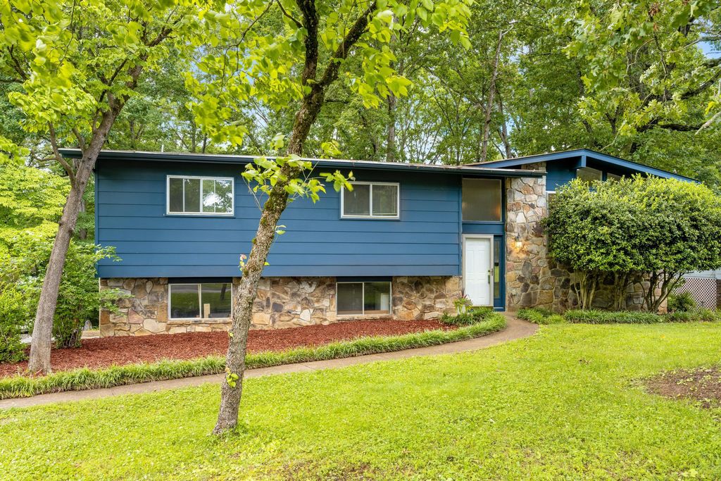 7335 Valley Lane, Hixson, TN 37343