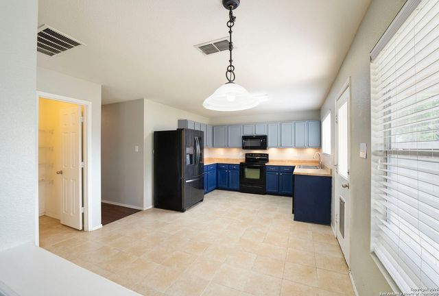 205 Rustic Acres, Selma, TX 78154