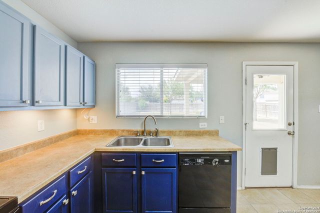 205 Rustic Acres, Selma, TX 78154