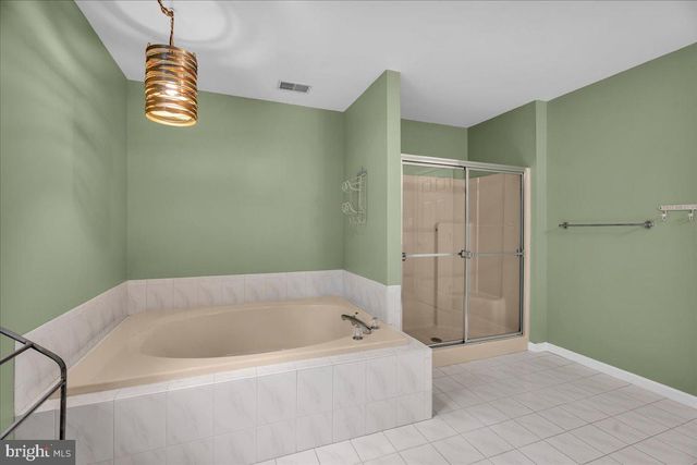 29 MIDBRIDGE DR, Medford, NJ 08055