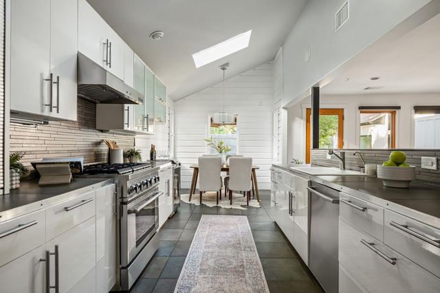 2800 Cherry LN, Austin, TX 78703