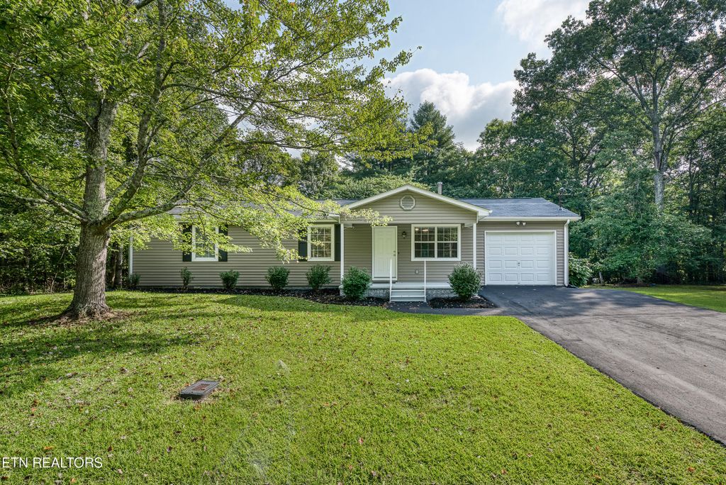 1015 Katta Trace, Crossville, TN 38572