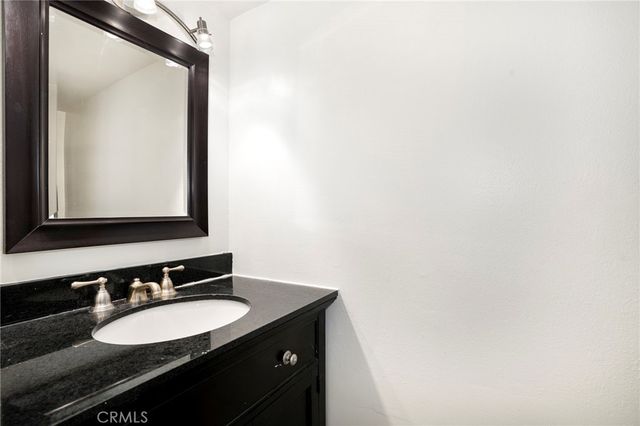 11100 Acama 13, North Hollywood, CA 91602