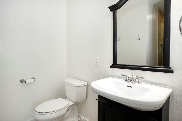 11100 Acama 13, North Hollywood, CA 91602