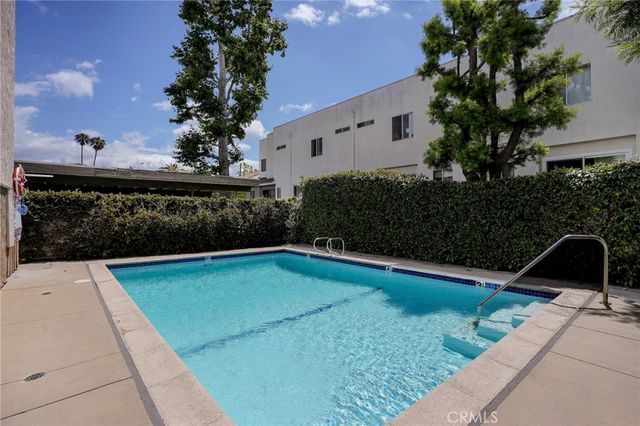 11100 Acama 13, North Hollywood, CA 91602