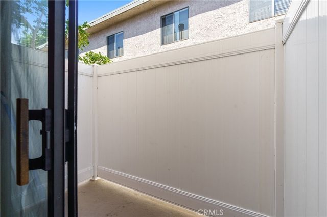 11100 Acama 13, North Hollywood, CA 91602