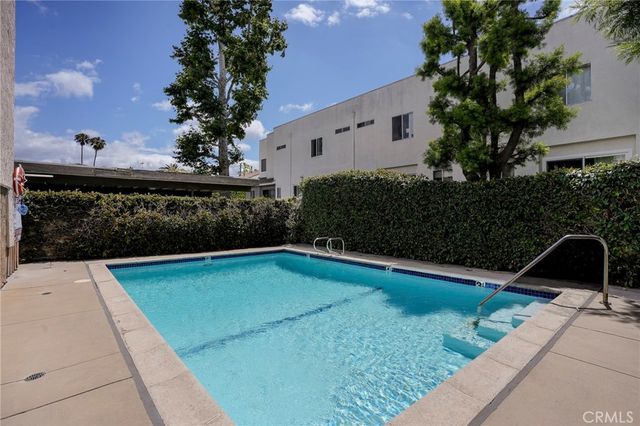 11100 Acama 13, North Hollywood, CA 91602