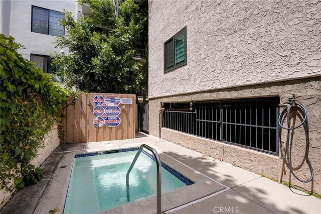 11100 Acama 13, North Hollywood, CA 91602