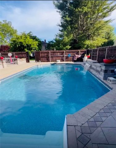 9 Francine Street, Bristol, RI 02809