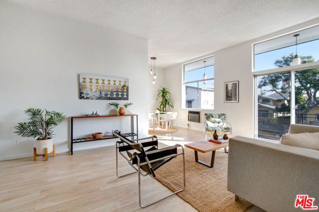 1045 N Ardmore Avenue, Los Angeles, CA 90029
