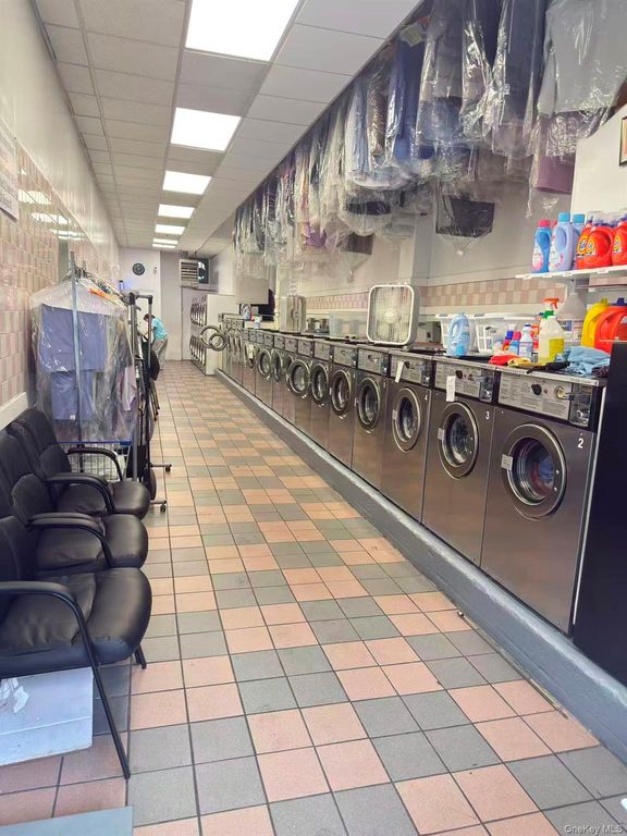 141-12 Northern Blvd, Flushing, NY 11354 — photo 3