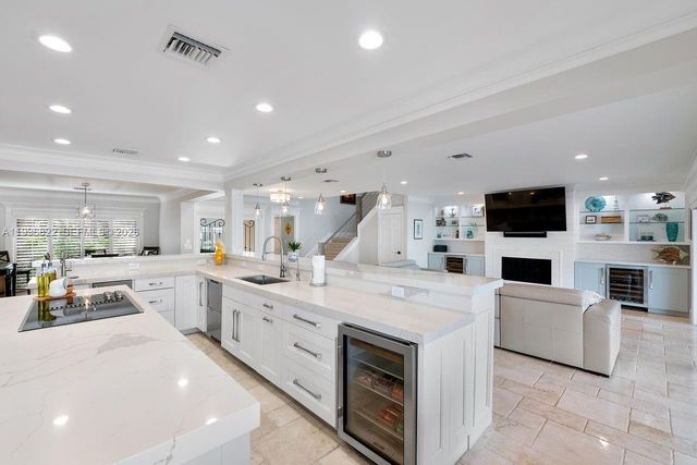 3333 NE 30th Avenue, Lighthouse Point, FL 33064