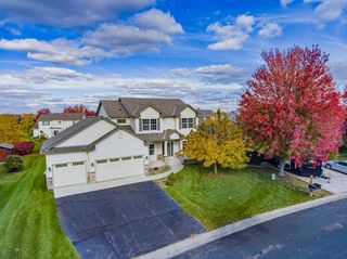 1216 S Windmill Creek, Waconia, MN 55387
