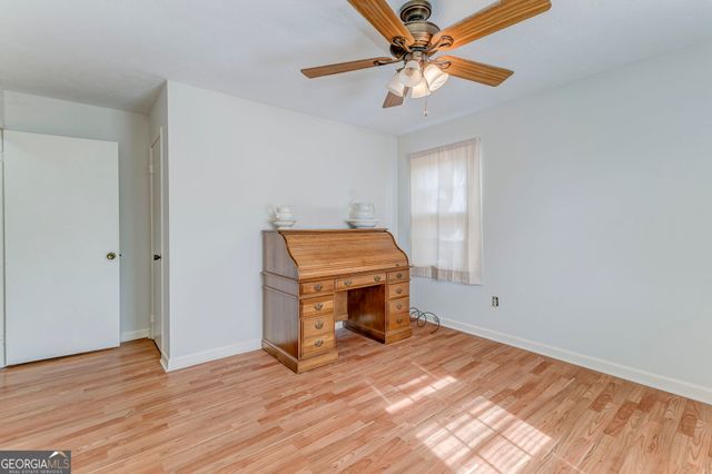 42 E Georgia Avenue, Emerson, GA 30137