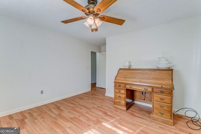 42 E Georgia Avenue, Emerson, GA 30137