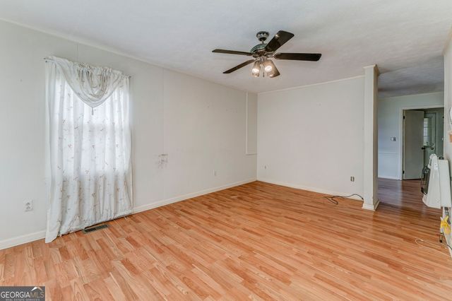 42 E Georgia Avenue, Emerson, GA 30137