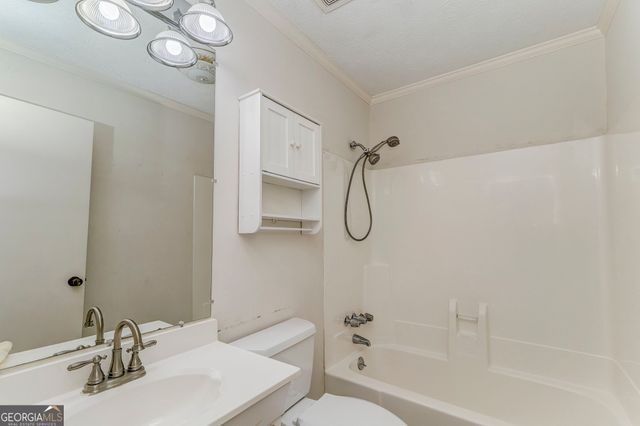 42 E Georgia Avenue, Emerson, GA 30137