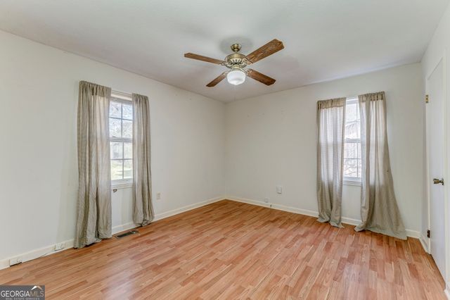 42 E Georgia Avenue, Emerson, GA 30137