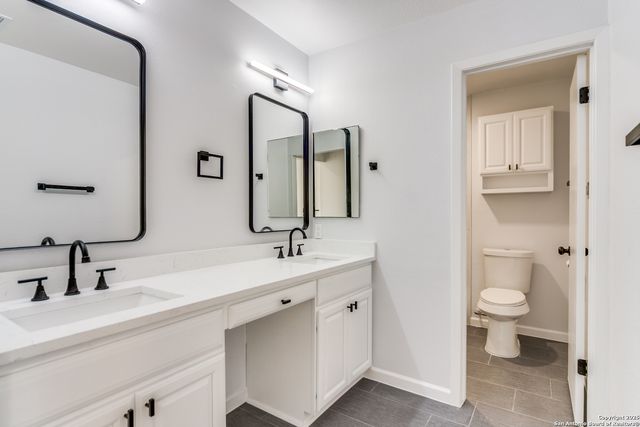 8319 Bart Starr, San Antonio, TX 78240