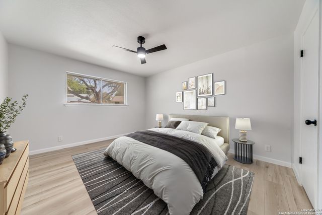 8319 Bart Starr, San Antonio, TX 78240