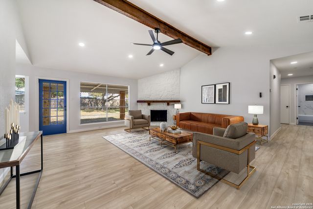 8319 Bart Starr, San Antonio, TX 78240