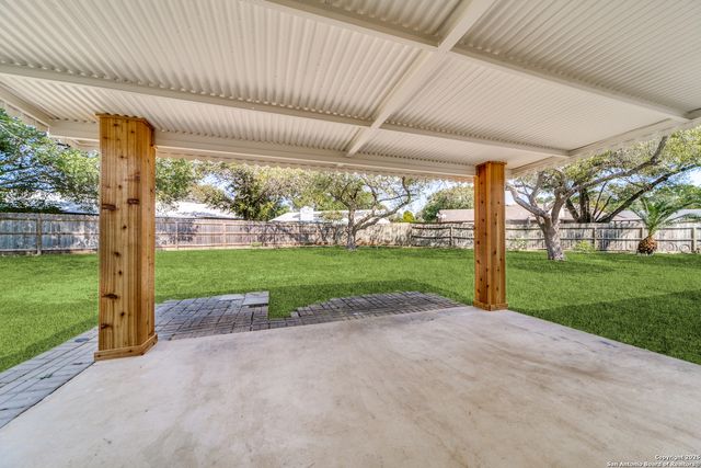 8319 Bart Starr, San Antonio, TX 78240