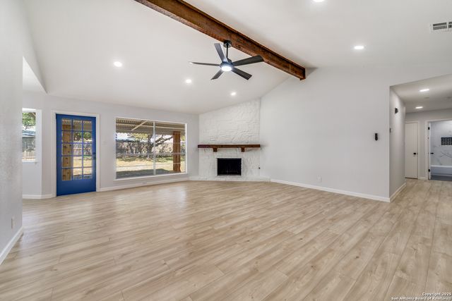 8319 Bart Starr, San Antonio, TX 78240