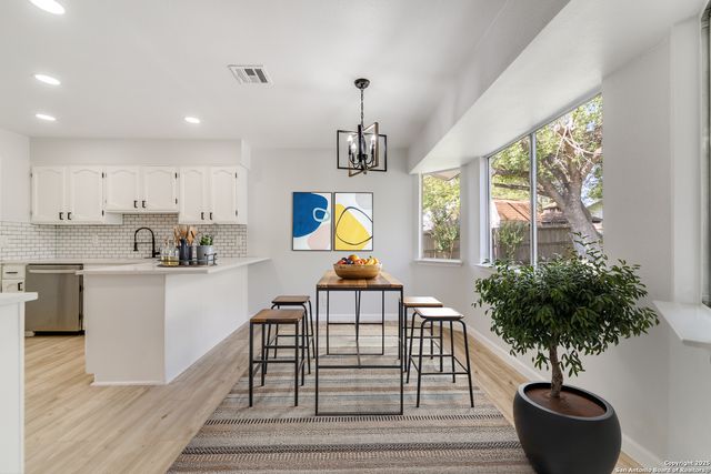 8319 Bart Starr, San Antonio, TX 78240