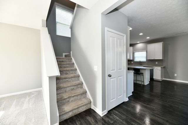 8404 Penbrooke Place, Indianapolis, IN 46237