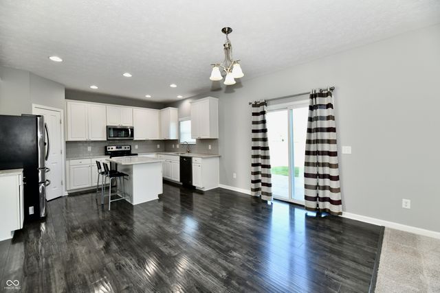 8404 Penbrooke Place, Indianapolis, IN 46237