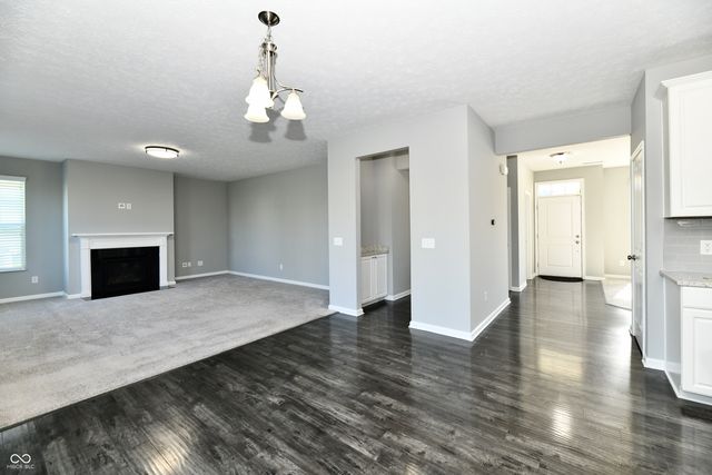 8404 Penbrooke Place, Indianapolis, IN 46237