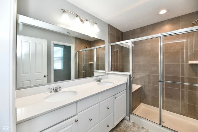 8404 Penbrooke Place, Indianapolis, IN 46237