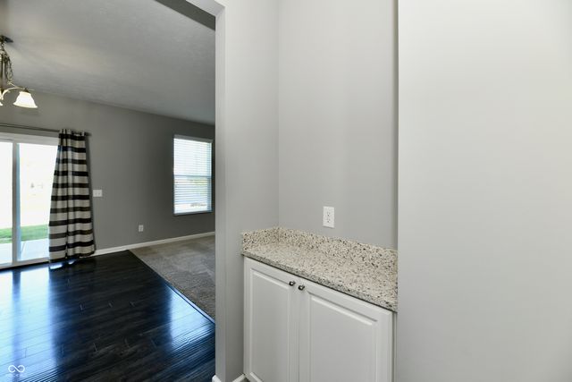 8404 Penbrooke Place, Indianapolis, IN 46237