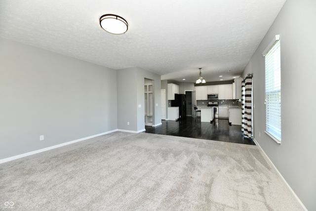 8404 Penbrooke Place, Indianapolis, IN 46237