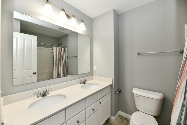 8404 Penbrooke Place, Indianapolis, IN 46237