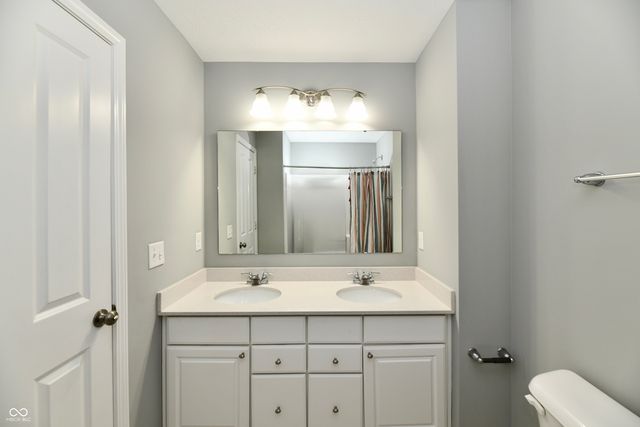 8404 Penbrooke Place, Indianapolis, IN 46237