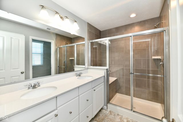 8404 Penbrooke Place, Indianapolis, IN 46237