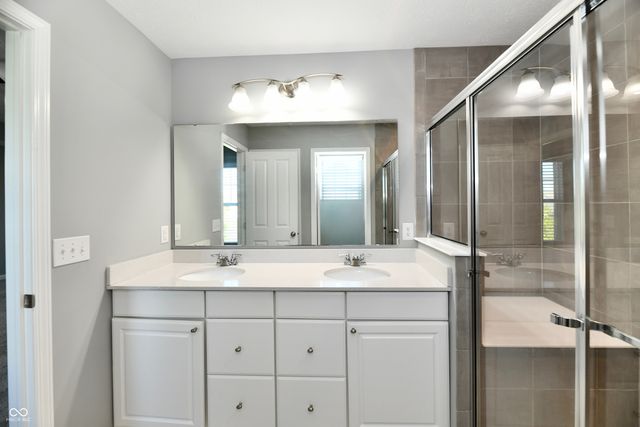 8404 Penbrooke Place, Indianapolis, IN 46237